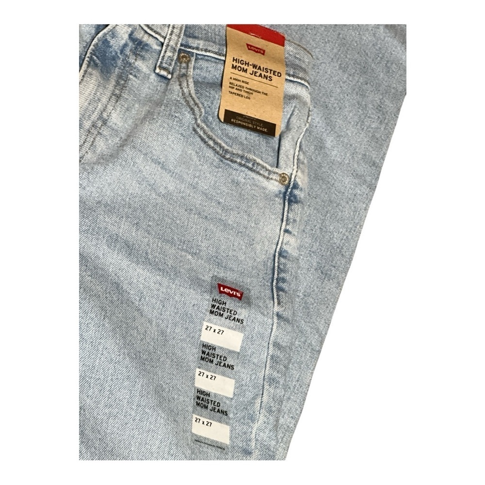 Levi's Light Blue Denim High-Waisted Mom Jeans 27 x 27. NWT - Picture 5 of 12